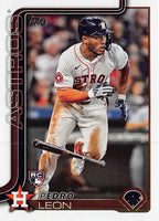 Houston Astros 2025 Topps Complete Mint Hand Collated 21 Card Team Set with Jose Altuve, Jeremy Peña, Yordan Alvarez, Justin Verlander and Rookie Cards of Pedro León, Shay Whitcomb and Zach Dezenzo Plus
