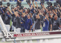 Los Angeles Dodgers 2017 Topps Complete Mint 28 Card Team Set with Corey Seager All Star Rookie Plus