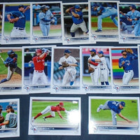 Toronto Blue Jays 2022 Topps Complete Mint Hand Collated 20 Card Team Set Featuring Vladimir Guerrero Jr and George Springer with Rookie Cards Plus