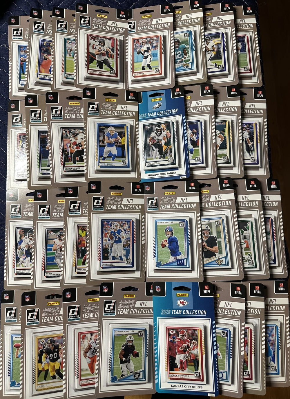 2025 DONRUSS Football COMPLETE Run of 32 Different Individual Team Sets including Chiefs, Patriots, Cowboys, Packers, Jaguars, Bears and 26 Others