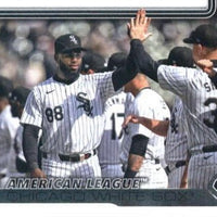 Chicago White Sox 2025 Topps Complete Mint Hand Collated 18 Card Team Set Featuring Rookie Cards of Brooks Baldwin, Ky Bush, Drew Thorpe, Sean Burke, Jairo Iriarte and Jake Eder Plus