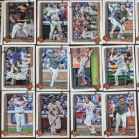 New York Mets 2025 Topps Complete Mint 24 Card Hand Collated Team Set Featuring Francisco Lindor, Juan Soto, Edwin Díaz and Pete Alonso with Luisangel Acuña Rookie Card Plus