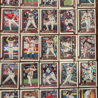 Atlanta Braves 2025 Topps Complete Mint Hand Collated 25 Card Team Set Featuring Ozzie Albies, Ronald Ocuna, Chris Sale and Matt Olson with 4 Rookie Cards including Spencer Schwellenbach Plus