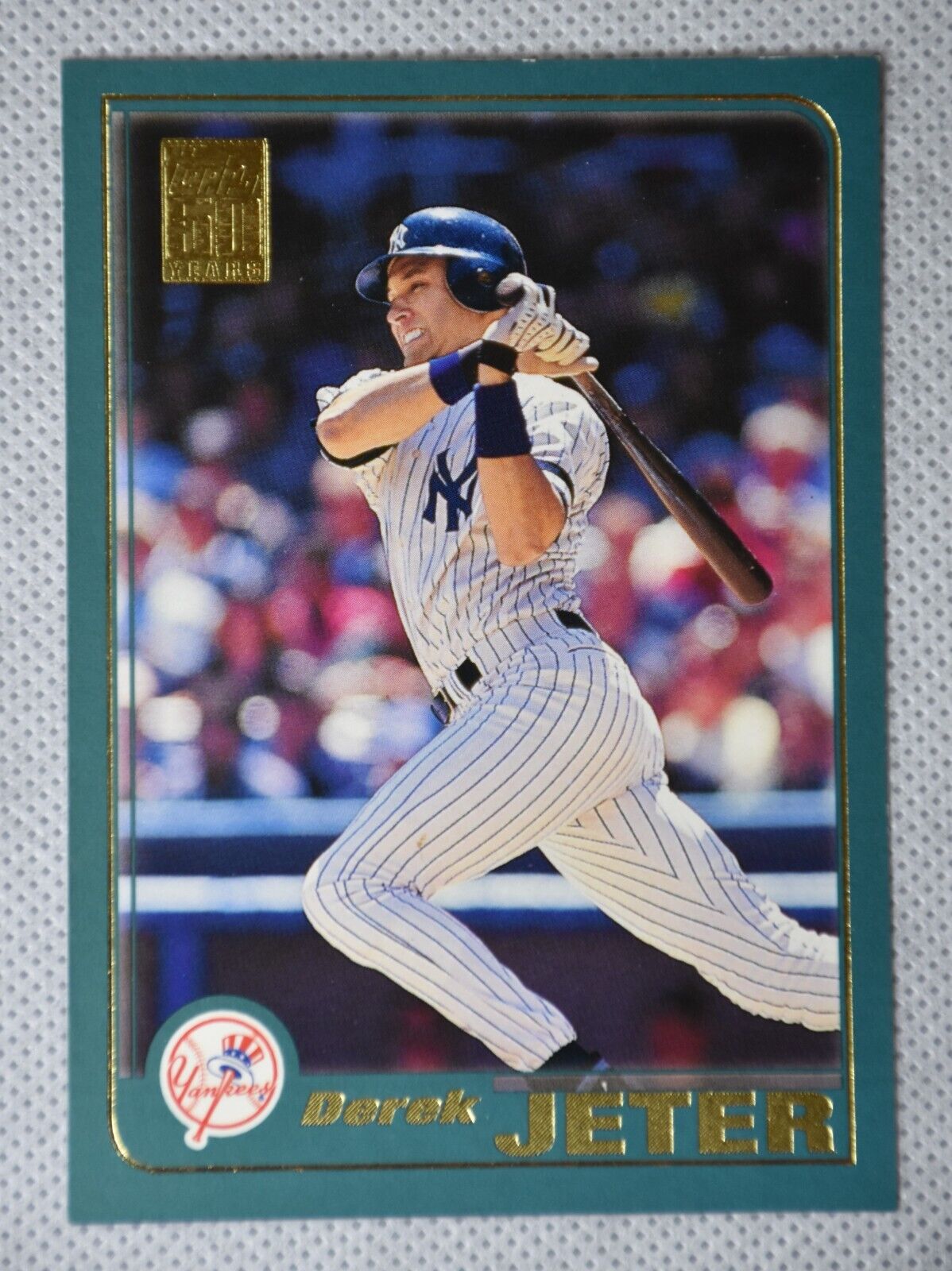Derek Jeter 2000 Topps Mint Card #100 | The Strictly Mint Card Co 