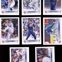 Chicago Cubs 2022 Topps Complete 17 Card Team Set Featuring Willson Contreras Plus Rookie Cards and Others