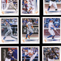 New York Mets 2022 Topps Complete Mint Hand Collated 20 Card Team Set Featuring Pete Alonso and Jacob deGrom Plus Rookie Cards and Others