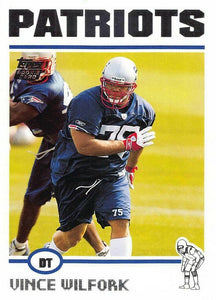 Vince Wilfork 2004 Topps Series Mint ROOKIE Card  #327